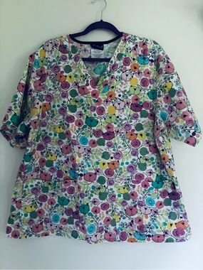 Tafford Multicolor Floral/ Cats V-Neck Scrub Tunic Size XL
